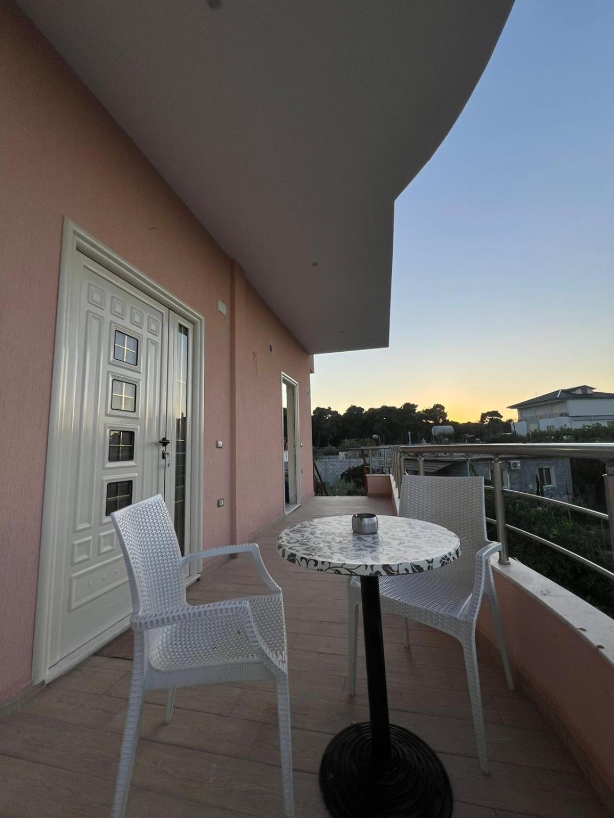 Greison Vacation House فلورا المظهر الخارجي الصورة